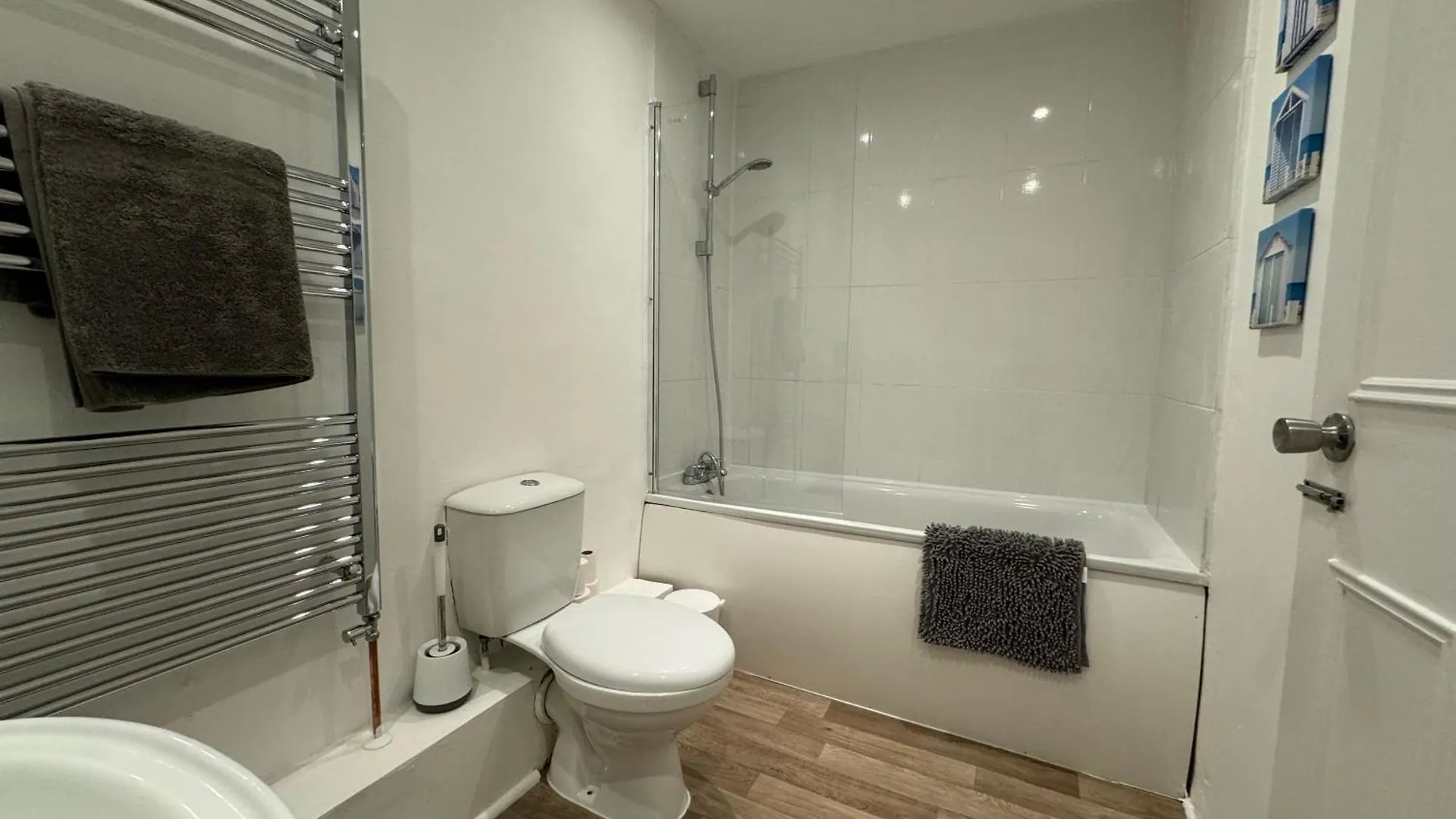 Cosy Home With Parking Close To City Centre Exeter 0*,