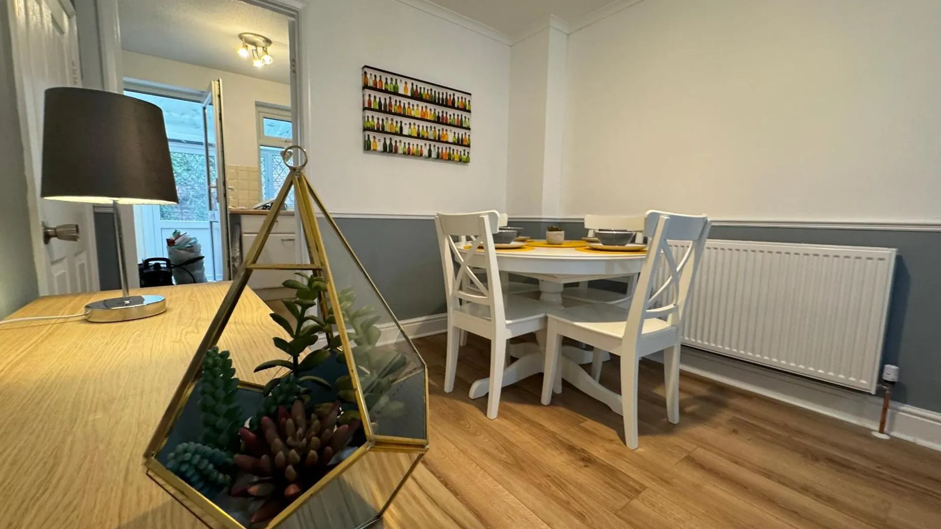 Cosy Home With Parking Close To City Centre Exeter Holiday home