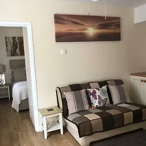 Crossways Tavern Apartment